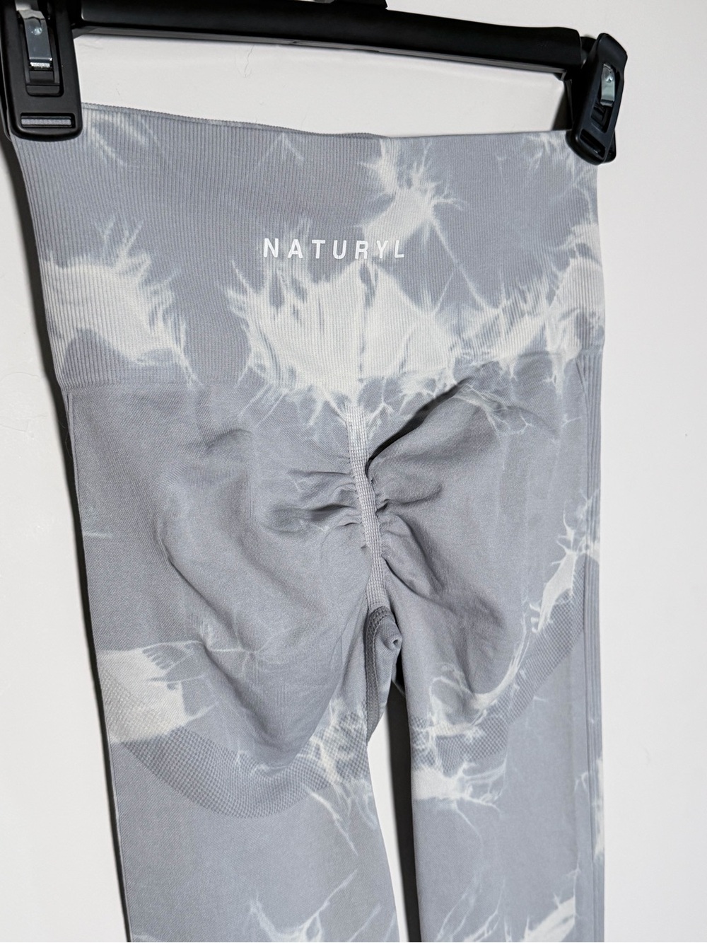 Women's Naturyl Gray Tie-Dye High-Waist Leggings - Picture 6 of 7